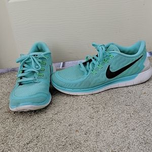 Nike free 5.0 running shoes